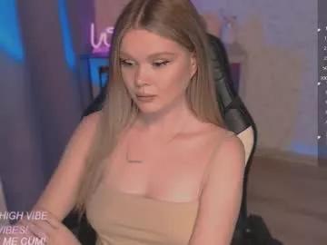 Veronaaura webcams show profile image 