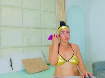 vikitomson from Chaturbate