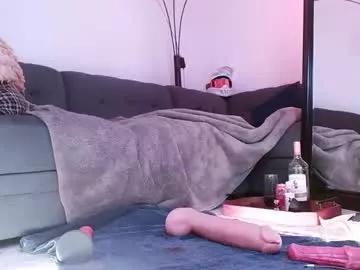 viniveexxiera from Chaturbate