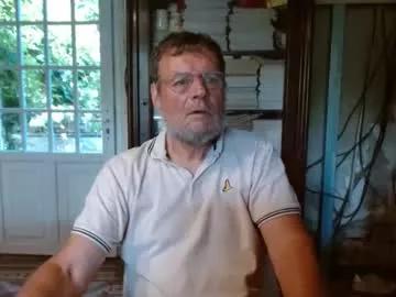 Vyrisyl0 webcams show profile image 
