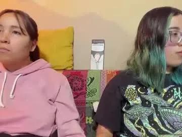 Discover our girls online shows and discover the company of countless livestreamers, with stunning shapes, sex toys and more.