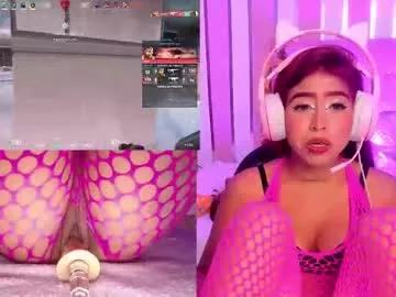Discover our girls online shows and discover the company of countless livestreamers, with stunning shapes, sex toys and more.