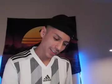 xmomentumx from Chaturbate