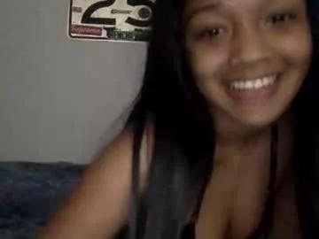 xoxobrat from Chaturbate
