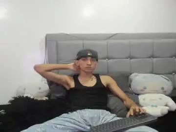 xxherozxx from Chaturbate