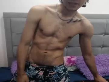 xxherozxx from Chaturbate