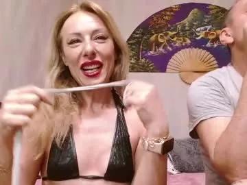 xxxkinkycpl from Chaturbate