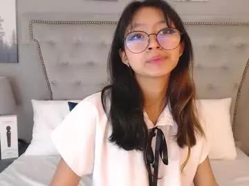 yommi_winx from Chaturbate