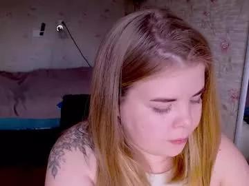yumm_lolly from Chaturbate