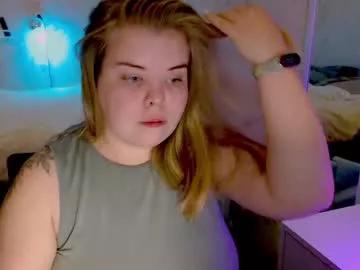 yumm_lolly from Chaturbate