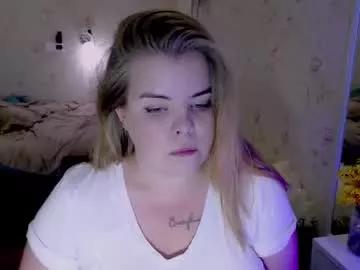 yumm_lolly from Chaturbate