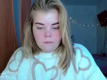 yumm_lolly from Chaturbate