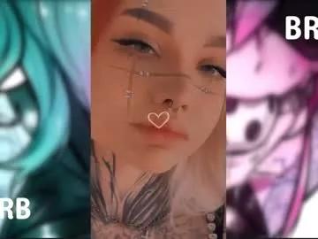 Discover our girls online shows and discover the company of countless livestreamers, with stunning shapes, sex toys and more.