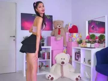 Discover our girls online shows and discover the company of countless livestreamers, with stunning shapes, sex toys and more.