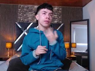 aaron_blink from Flirt4Free