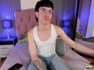 aaron_blink from Flirt4Free is Freechat