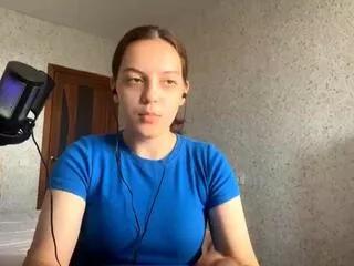 Discover our girls online shows and discover the company of countless livestreamers, with stunning shapes, sex toys and more.