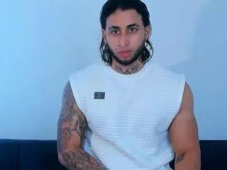 adam_kravitz from Flirt4Free