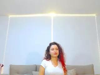 Discover our girls online shows and discover the company of countless livestreamers, with stunning shapes, sex toys and more.