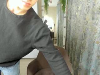 Discover our girls online shows and discover the company of countless livestreamers, with stunning shapes, sex toys and more.