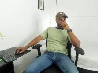 andrew_maro from Flirt4Free is Freechat