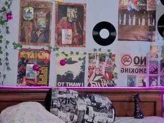 ara_brafford from Flirt4Free is Freechat