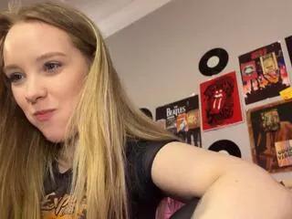 ara_brafford from Flirt4Free is Freechat