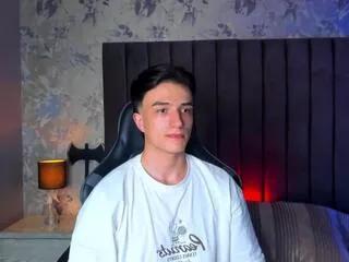 aslan_fox from Flirt4Free
