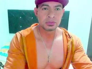bruno_denzel from Flirt4Free is Freechat