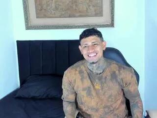 chistopher_lord from Flirt4Free is Freechat