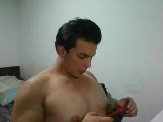 Discover our girls online shows and discover the company of countless livestreamers, with stunning shapes, sex toys and more.