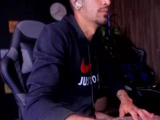 daamian_cox from Flirt4Free