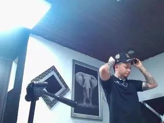 daymon_salvatore from Flirt4Free is Freechat