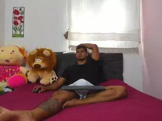 dominik_cambell from Flirt4Free is Freechat