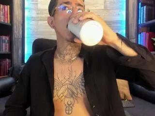 donovan_desmond from Flirt4Free is Freechat
