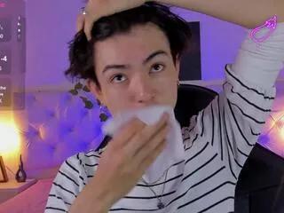 elliot_soleil from Flirt4Free