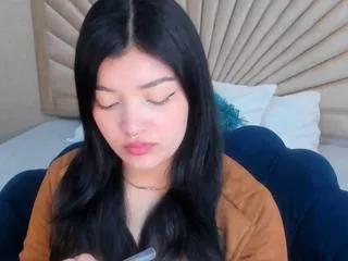 Discover our girls online shows and discover the company of countless livestreamers, with stunning shapes, sex toys and more.