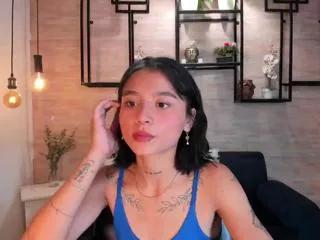 Discover our girls online shows and discover the company of countless livestreamers, with stunning shapes, sex toys and more.