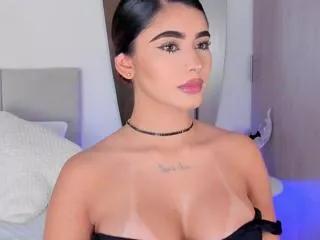 Discover our girls online shows and discover the company of countless livestreamers, with stunning shapes, sex toys and more.