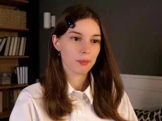 Discover our girls online shows and discover the company of countless livestreamers, with stunning shapes, sex toys and more.