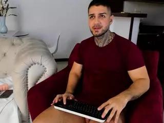 Discover our girls online shows and discover the company of countless livestreamers, with stunning shapes, sex toys and more.