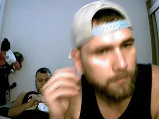 Discover our girls online shows and discover the company of countless livestreamers, with stunning shapes, sex toys and more.