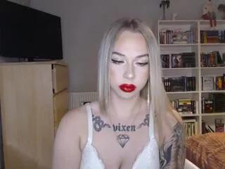 Discover our girls online shows and discover the company of countless livestreamers, with stunning shapes, sex toys and more.