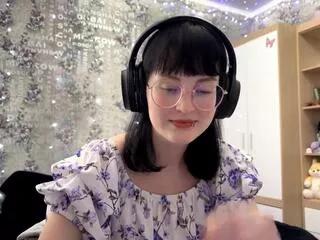 Discover our girls online shows and discover the company of countless livestreamers, with stunning shapes, sex toys and more.