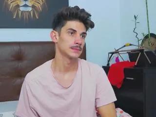 Discover our girls online shows and discover the company of countless livestreamers, with stunning shapes, sex toys and more.