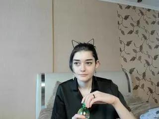 Discover our girls online shows and discover the company of countless livestreamers, with stunning shapes, sex toys and more.