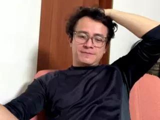 little_juan from Flirt4Free