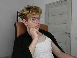 logan_fraser from Flirt4Free is Freechat