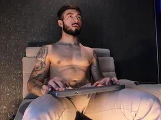 Discover our girls online shows and discover the company of countless livestreamers, with stunning shapes, sex toys and more.