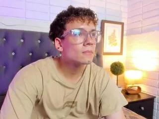 matthew_fiire from Flirt4Free is Freechat